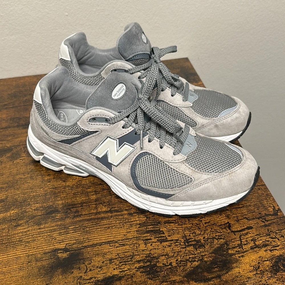 New Balance 2002R